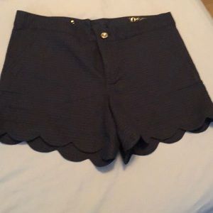 The Buttercup Short. Like new condition.